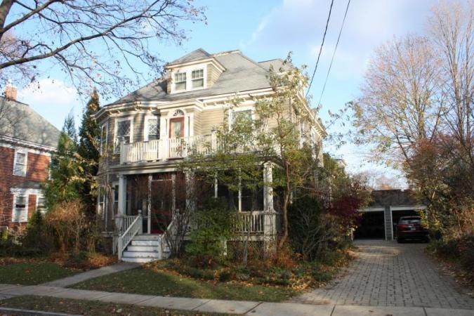 Robert Gray House at 51 Oak Avenue